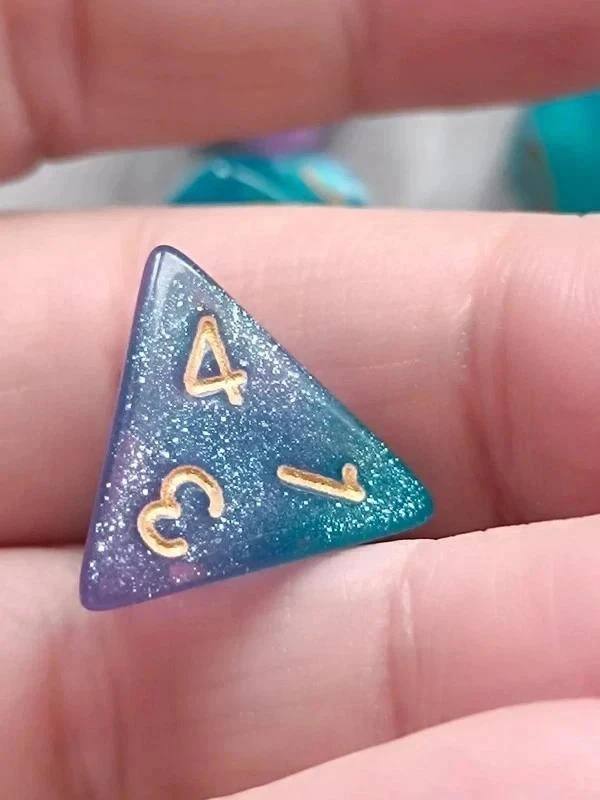 Set of 7 original iridescent blue purple polyhedral dice for activities – photo 7